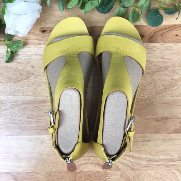 Gentle Souls by Kenneth Cole Yellow Leather Gisele Wedge Sandals 9.5M - Picture 4 of 8